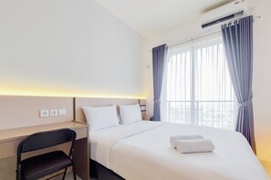 Free WiFi - Best And Nice Studio At Sky House Bsd Apartment Near Aeon Mall (Pagedangan)