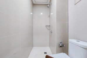 สตูดิโอ | ห้องน้ำ | ฝักบัว, ผ้าเช็ดตัว