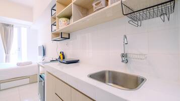 Studio | Eigene Küche | Großer Kühlschrank, Herdplatte