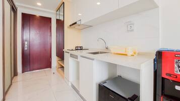 Refrigerador con freezer, placa de cocina