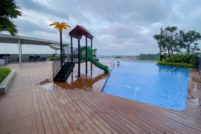 Nice And Cozy Studio At Amartha View Apartment