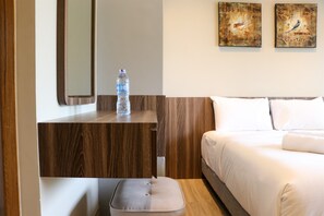 Free WiFi - Simply Look Studio Room LRT City Jatibening Apartment (Bekasi)