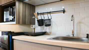 Refrigerador con freezer, placa de cocina