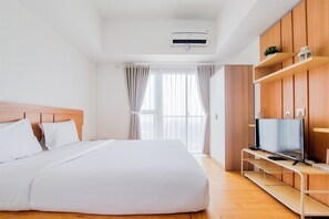 Studio | Free WiFi - Tidy And Nice Studio At Casa De Parco Apartment (Pagedangan)