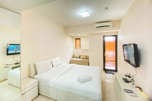 Studio | Free WiFi - Fancy And Nice Studio At Tamansari Sudirman Apartment (Jakarta)