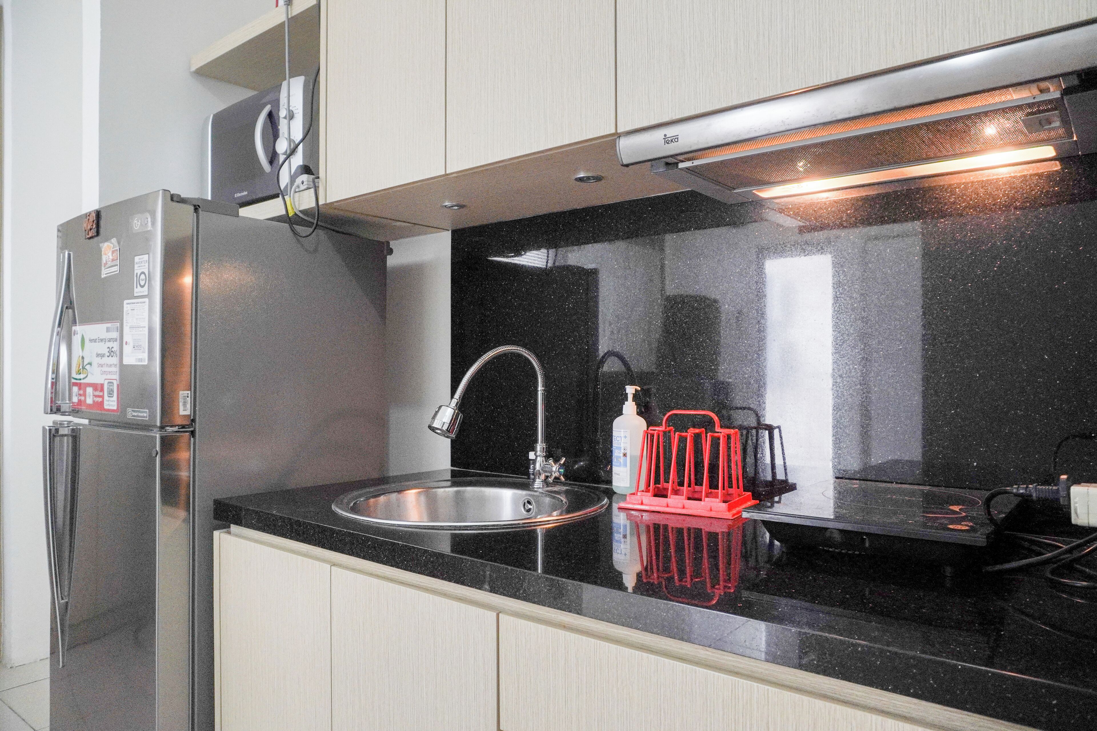 Refrigerador con freezer, placa de cocina