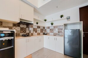 Private kitchen - Strategic And Restful 1Br At Casa De Parco Apartment (South Tangerang)