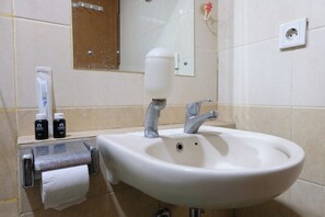 Apartment | Bathroom | Shower, towels - Spacious 2Br Apartment At Grand Setiabudi (Bandung)