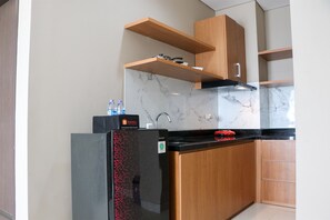 Private kitchen - Scenic And Spacious 1Br Ciputra International Apartment (Jakarta)