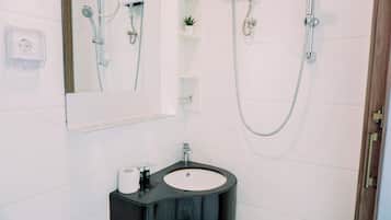 Studio | Bathroom
