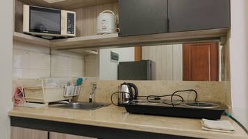 Refrigerador con freezer, placa de cocina