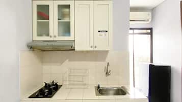 Apartment | Private kitchen | Full-size fridge, stovetop
