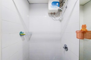 开间 | 浴室 | 淋浴设施、毛巾