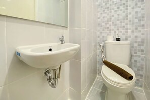 Bathroom - Comfortable Stay Studio At Tokyo Riverside Pik 2 Apartment (Teluknaga)