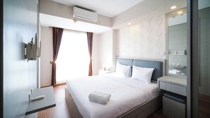 1 bedroom, free WiFi - Modern And Cozy 1Br At Grand Sungkono Lagoon Apartment (Surabaya)