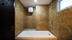Apartment | Bathroom | Shower, towels
