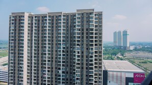 Exterior - Big Spacious And Comfy 3Br At Sky House Bsd Apartment (Pagedangan)