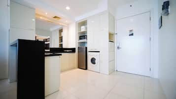 Apartment | Private kitchen | Full-sized fridge, stovetop