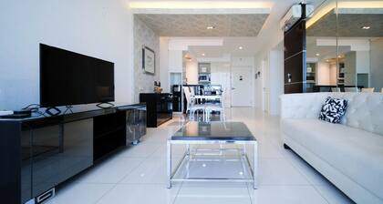 Spacious And Homey 2Br At The Via And The Vue Apartment