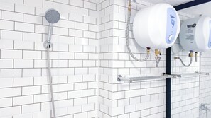 Studio | Badezimmer | Dusche, Handtücher