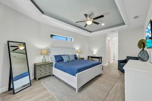 4 bedrooms, desk, iron/ironing board, travel cot - Luxe Canal Home, Boat Rental, Walk to Cape Harbour (Cape Coral)
