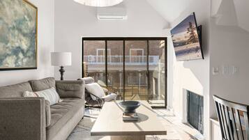 Smart TV, fireplace, DVD player