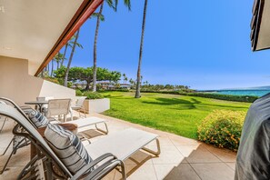 Outdoor dining - Makena Surf #f-102 2 Bedroom Condo by RedAwning (Kihei)