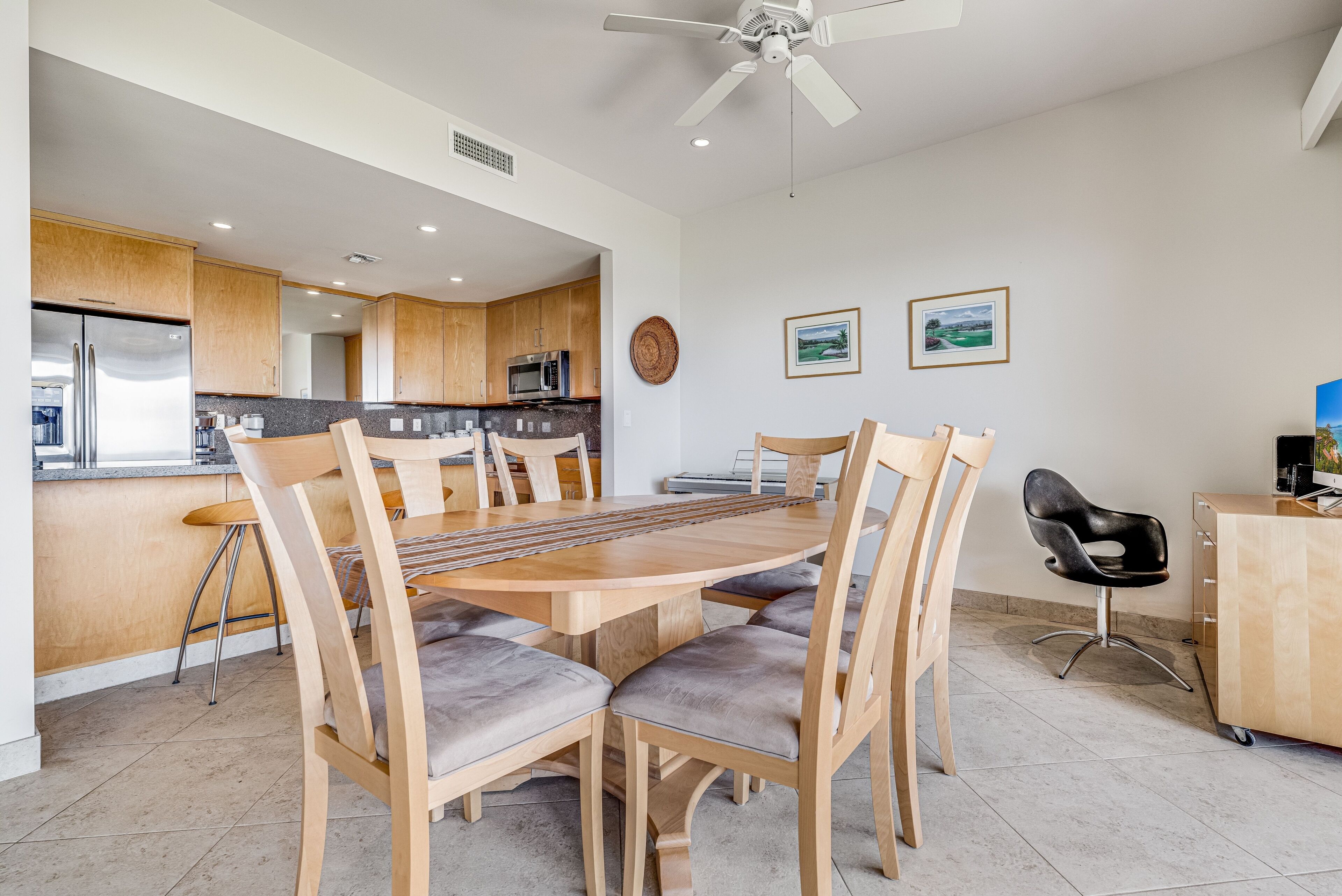 Condo, 2 Bedrooms | Dining