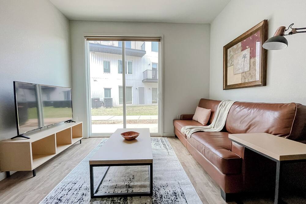Sleepover: Inviting 1BD\/1BA - Bowling Green