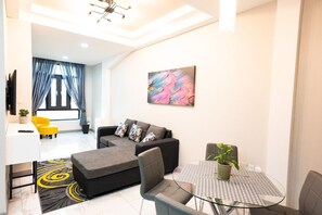 42–tuumainen äly-TV, jossa digitaalikanavat