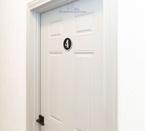 Apt 4 Basic Studio No Window Ground Floor - 592 Hospitality Inc (Georgetown)