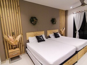 3 ห้องนอน, พื้นที่ทำงานแบบใช้แล็ปท็อป, ผ้าม่านกันแสง, เตารีด/โต๊ะรีดผ้า