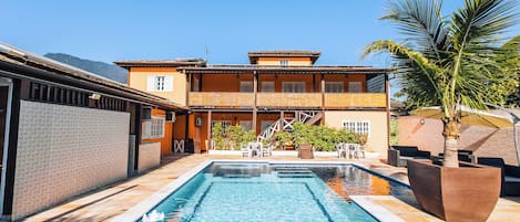 Outdoor pool, open 8:00 AM to 10:00 PM, pool umbrellas, sun loungers