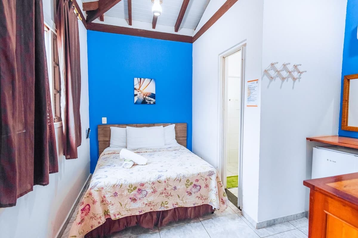 1 camera, una scrivania, Wi-Fi gratuito, lenzuola