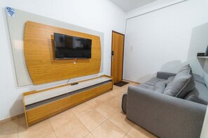 Eenvoudig appartement | Woonruimte | Smart-tv en streamingdiensten