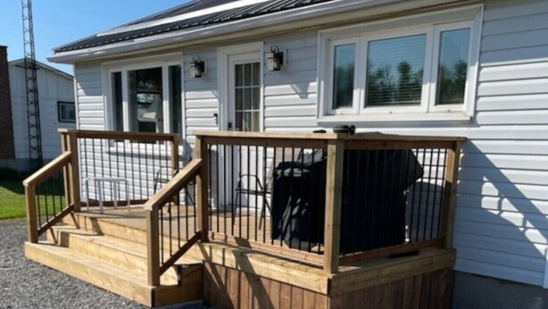 Terrace/patio - Steps to Lake on the Mountain, 10Minutes to Picton (Prince Edward)