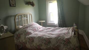 4 quartos, escrivaninha, ferros/tábuas de passar roupa, Wi-Fi