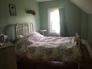 4 quartos, escrivaninha, ferros/tábuas de passar roupa, Wi-Fi