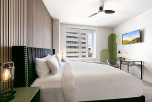 2 habitaciones, tabla de planchar con plancha y ropa de cama