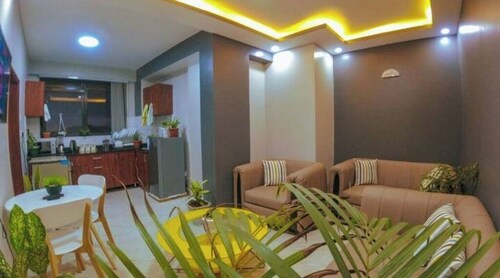 A stylish 3 bedroom condo Wi-Fi & Netflix