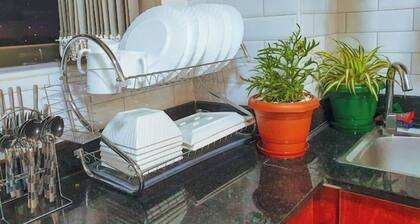 A stylish 3 bedroom condo Wi-Fi & Netflix