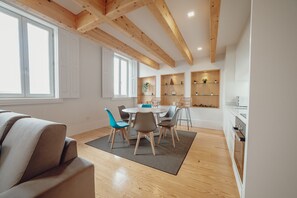Interior - DOWNTOWN CLERIGOS with RIVER VIEW by VACATIONY (Porto)