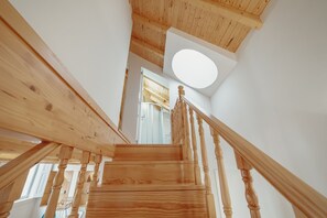 Interior - DOWNTOWN CLERIGOS with RIVER VIEW by VACATIONY (Oporto)