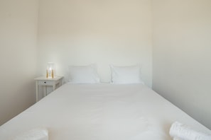 1 dormitorio, tabla de planchar con plancha, wifi gratis y ropa de cama