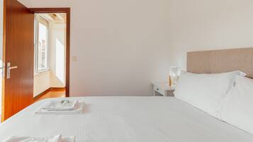 1 chambre, fer et planche Ă repasser, Wi-Fi gratuit, draps fournis