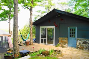 Terrace/patio - Wollaston Lake Wonderland (Coe Hill)
