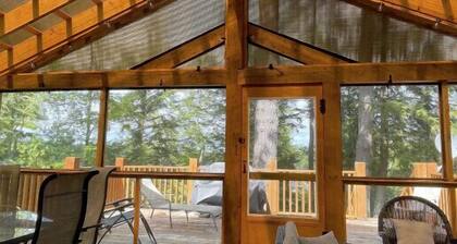 Log Cabin Escape on the Lake