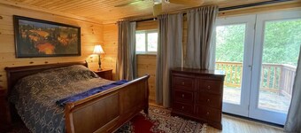 Log Cabin Escape on the Lake