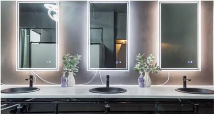 McKinley Mansion Half Building, sleeps 35, Gym, Arcade Room