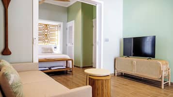 Beach Bungalow | Living area | 43-inch flat-screen TV with satellite channels